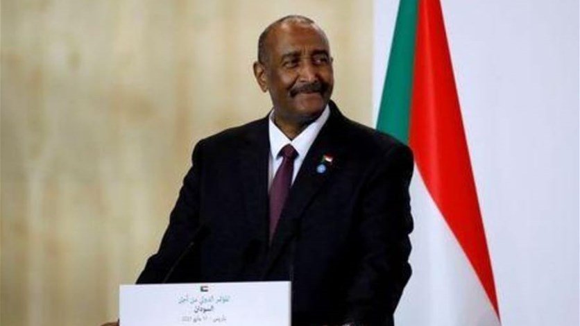 قائد الجيش السوداني يعلن عزمه تشكيل حكومة انتقالية