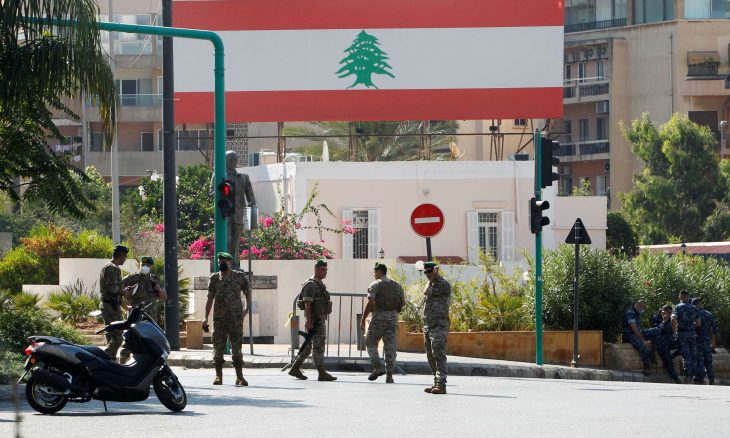 الجيش: توقيف لبناني في مدينة طرابلس ودهم منازل مطلوبين في بلدتَي ريحا وقرحا – البقاع