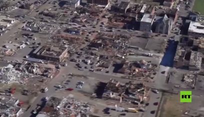 يشبه الدمار بعد الانفجار النووي.. تصوير جوي يظهر الكارثة في مدن أميركية!