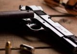 وزارة الدفاع تجمد مفعول تراخيص حمل الأسلحة في محافظات بيروت والبقاع وبعلبك الهرمل