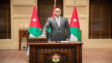رئيس الوزراء الأردني يدخل العزل المنزلي بعد إصابات بكورونا بين أفراد عائلته