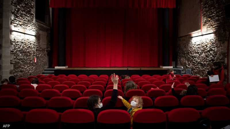 “أوميكرون” يهدد بإعادة كابوس السينما العالمية!