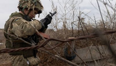 الأركان الأوكرانية: روسيا تواصل حشد قواتها في منطقتي تافريا ودونيتسك شرقي البلاد