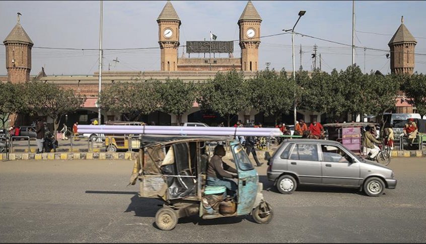قتيلان و16 جريحًا بانفجار عبوة ناسفة في لاهور