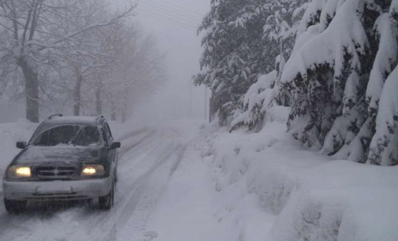 العاصفة “فرح” تسيطر على لبنان.. الثلوج على 1100 متر