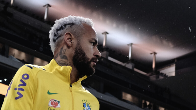نيمار يثور غضبا بسبب الهلال ومدرب الفريق