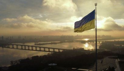 ميخائيلو بودولياك: أكثر من 900 منطقة في اوكرانيا تعيش بلا كهرباء أو ماء أو تدفئة
