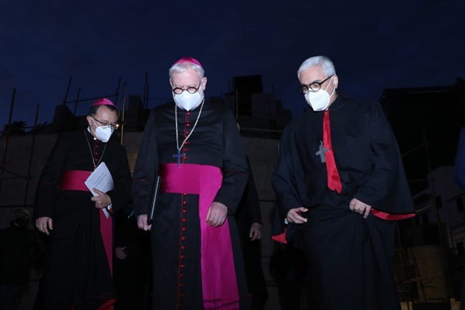 أمين سر حاضرة الفاتيكان زار رعية مار مخايل- النهر ورفع الصلاة لراحة أنفس ضحايا انفجار المرفأ