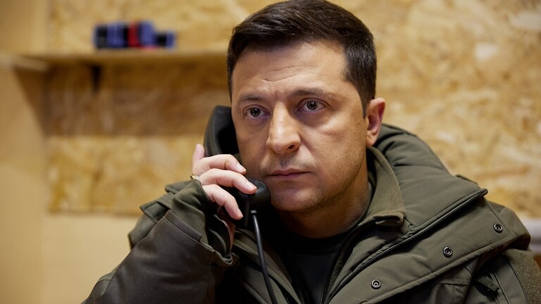 زيلينسكي يجري مكالمة هاتفية مع لوكاشينكو