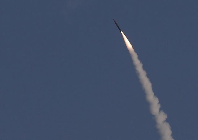 الهند تفحص أنظمتها الصاروخية بعد انطلاق أحدها خطأً نحو باكستان