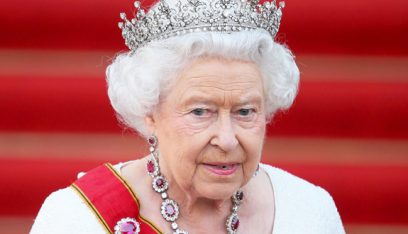 بالصور: الملكة إليزابيث تتصدّر غلاف مجلّة “VOGUE” البريطانية