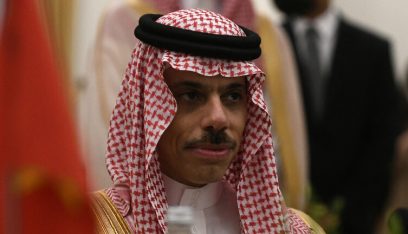 وزير الخارجية السعودي يدعو للضغط على الحوثيين