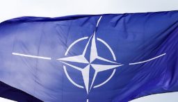 طوكيو تؤكد مواصلة تعزيز التعاون الاستراتيجي مع “الناتو”