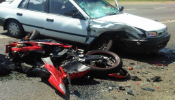 قتيل جراء حادث تصادم بين سيارة ودراجة على طريق عام الخرايب