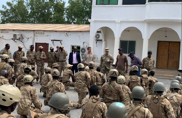 بايدن يخطط لإعادة نشر قوات أميركية في الصومال