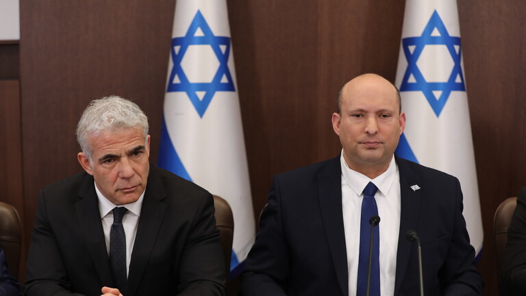 هيئة البث الإسرائيلية: لابيد يجري مفاوضات مع القائمة المشتركة من دون علم بينيت