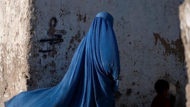 حكومة طالبان تطالب اغلاق المراكز التعليمية للفتيات