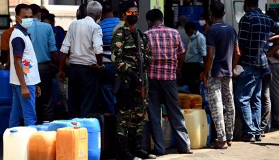 سريلانكا: جرحى باشتباكات مع الشرطة في محطة وقود