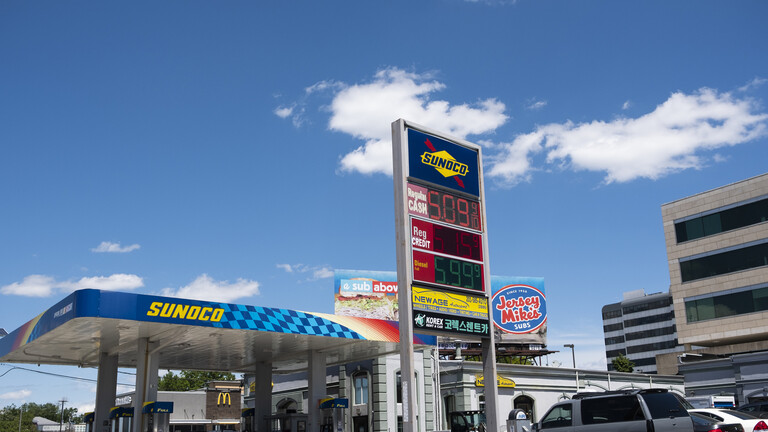 هل يتجاوز سعر غالون البنزين الـ 6 دولارات في اميركا؟