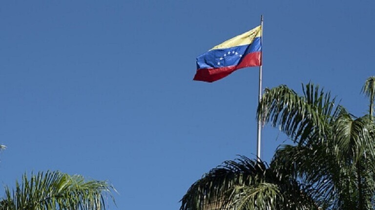 فنزويلا.. إطلاق سراح 7 أميركيين سجناء في صفقة تبادل مع واشنطن مقابل 2 من أقارب مادورو