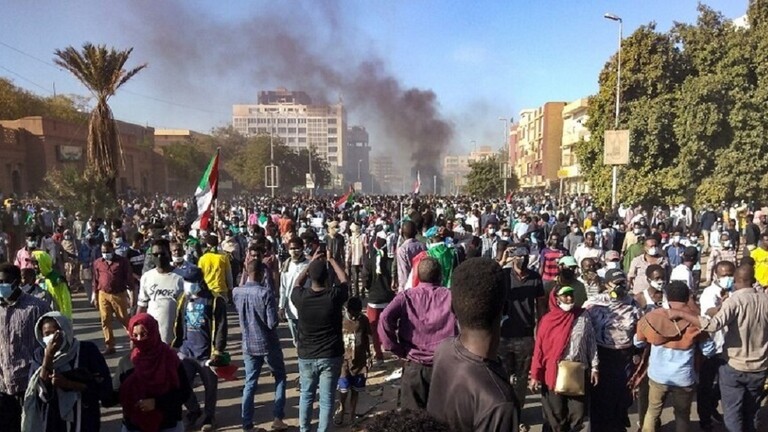 السودانيون يستعدون لتظاهرات حاشدة اليوم