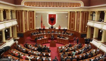 البرلمان الألباني ينتخب رئيس الأركان رئيسا للدولة