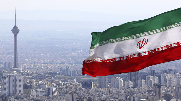 وكالة الأنباء “إيرنا”: وزارة الاستخبارات تعتقل عدداً من اعضاء الحزب الديمقراطي المصنف في قائمة الإرهاب الإيرانية