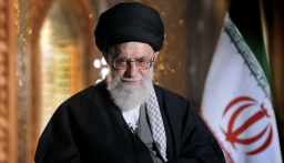 خامنئي: الهدف من فرض الحظر على الجمهورية الإسلامية الإيرانية هو الضغط عليها لاتباع الخطوط الاستعمارية والاستكبارية
