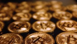 أسعار العملات المشفرة تتراجع