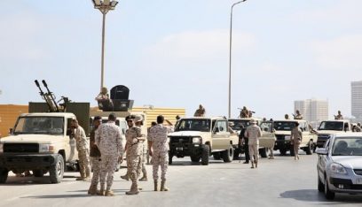 اشتباكات في طرابلس وتحويل الرحلات من مطار معيتيقة إلى مصراتة