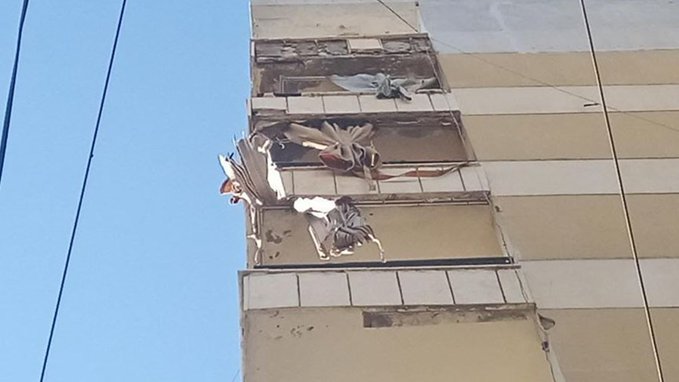 بالفيديو: انهيار سقف شرفة وسقوط 4 جرحى في برج البراجنة!