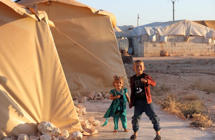المنظمات “الإنسانية” تقلّص أعداد الراغبين في العودة الى سوريا