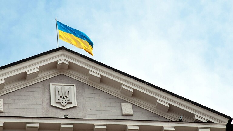 وزارة الدفاع الأوكرانية أقرت بصعوبة الوضع في سوليدار لكنها نفت الانسحاب منها