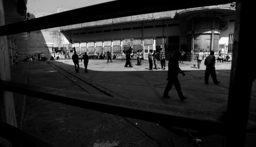 آلاف المحتجزين يعانون في عهدة الدولة: السجناء أمام 5 احتمالات (أحمد مدلج، عمر نشابة-الاخبار)