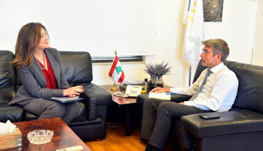 فياض بحث مع السفيرة الاميركية في لبنان التوقيع الاخير لعقود الغاز مع مصر وسوريا