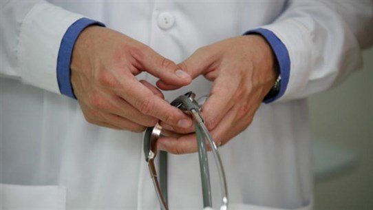نقابة الممرضات والممرضين تطالب بحماية القطاع الصحي