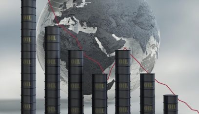 أسعار النفط تتراجع بأكثر من 1 بالمئة بضغط من سياسات ترامب
