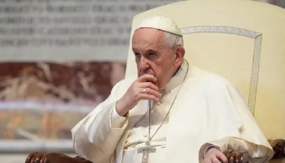 دعوة من البابا فرنسيس لتوقيف المهربين عقب غرق قارب مهاجرين قبالة سواحل إيطاليا