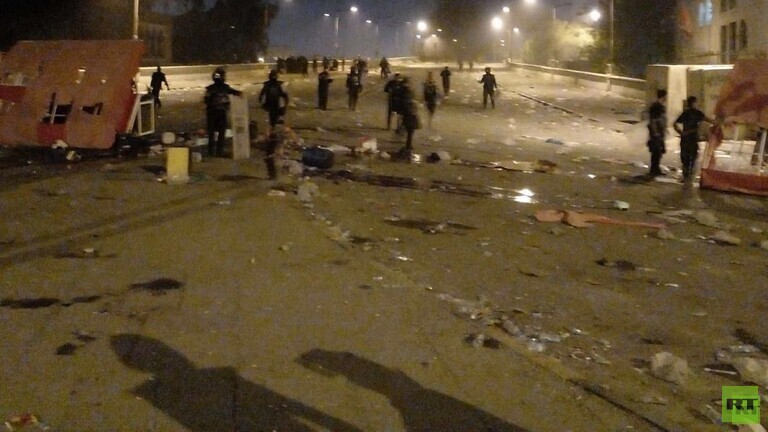العراق.. كر وفر بين المتظاهرين والقوات الأمنية وسط بغداد