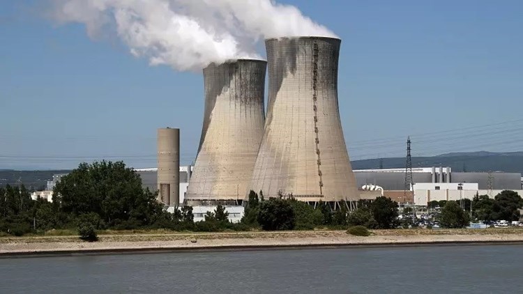 تعطل المفاعلات النووية الفرنسية مع تفاقم أزمة الطاقة
