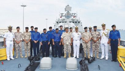 قطر تعتقل ضباطاً من البحرية الهندية.. والسبب؟