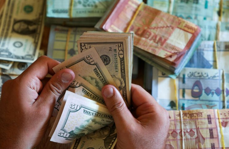 هل يرفع وزير المال الدولار المصرفي الى 25 الف ليرة؟
