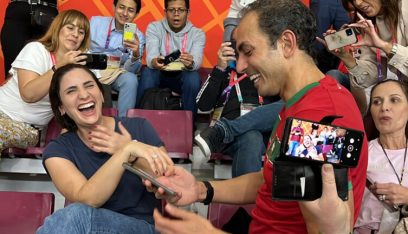 بالفيديو: في المدرجات.. لبناني يطلب الزواج من حبيبته أثناء مباراة المغرب وكرواتيا