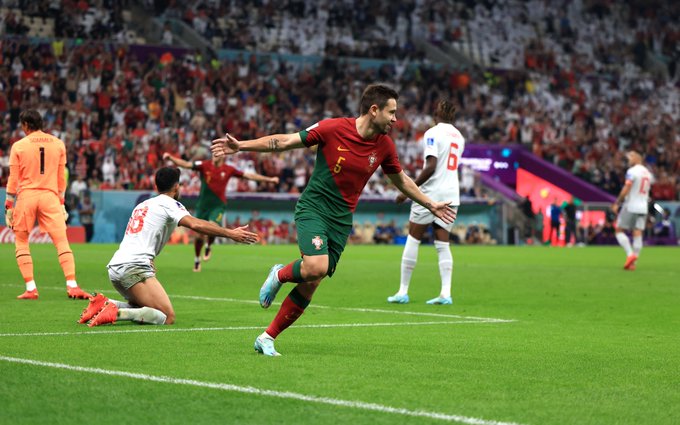 البرتغال يسجل الهدف الرابع في المرمى السويسري والنتيجة 4 – 0