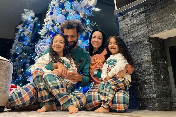 صلاح يحتفل بالكريسماس مع عائلته!