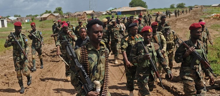 الصومال: القوات الحكومية تسيطر على معقل استراتيجي لحركة “الشباب”