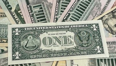 مكاسب الدولار تحلق به إلى 104 بأمر الفيدرالي