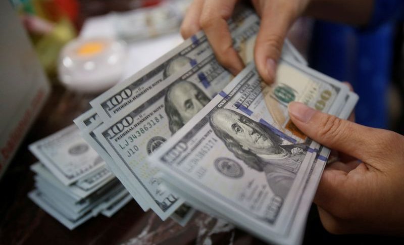 ارتفاع الدولار بعد ايقاف محكمة أميركية رسوم ترامب الجمركية