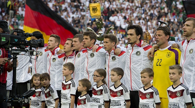 للمرة الأولى ألمانيا تتأهل إلى نهائي بطولة العالم لكرة السلة بعد فوزها على الولايات المتحدة بنتيجة ١١٣-١١١ وتلتقي صربيا في النهائي الأحد المقبل