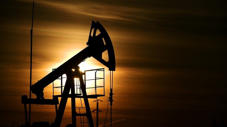 أسعار النفط تتراجع بعد توقعات بنمو متواضع في الصين